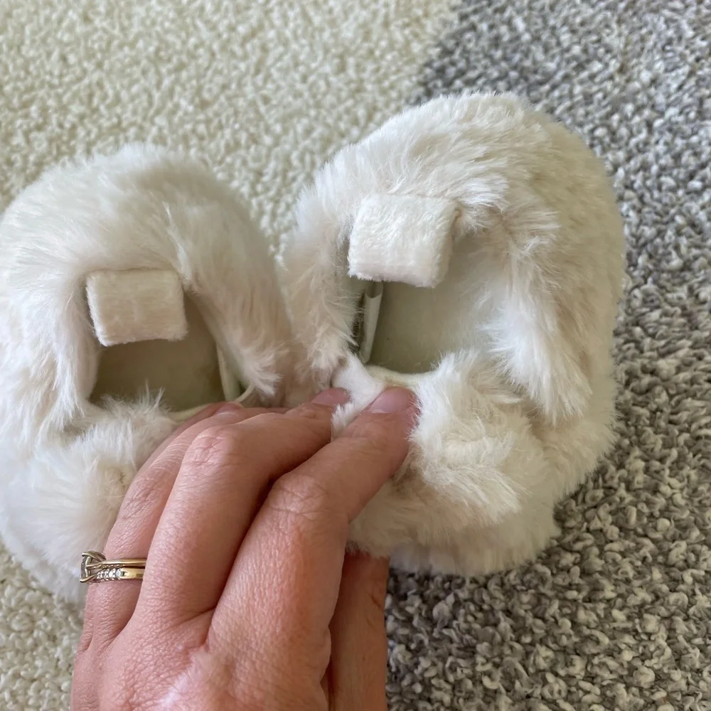 Baby llama baby slippers 0-3 months